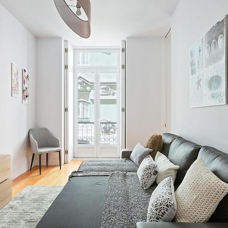 Spacious 1 Bedroom Apartment Near Baixa Lisbon Exterior photo