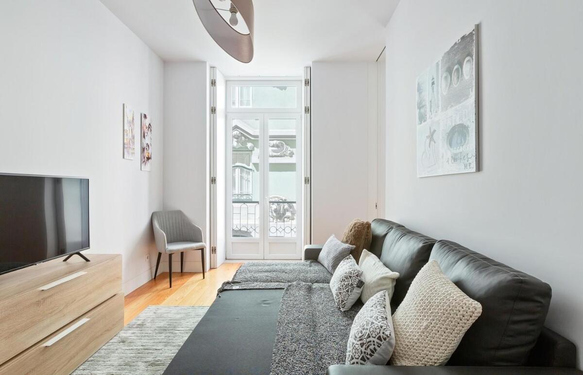 Spacious 1 Bedroom Apartment Near Baixa Lisbon Exterior photo