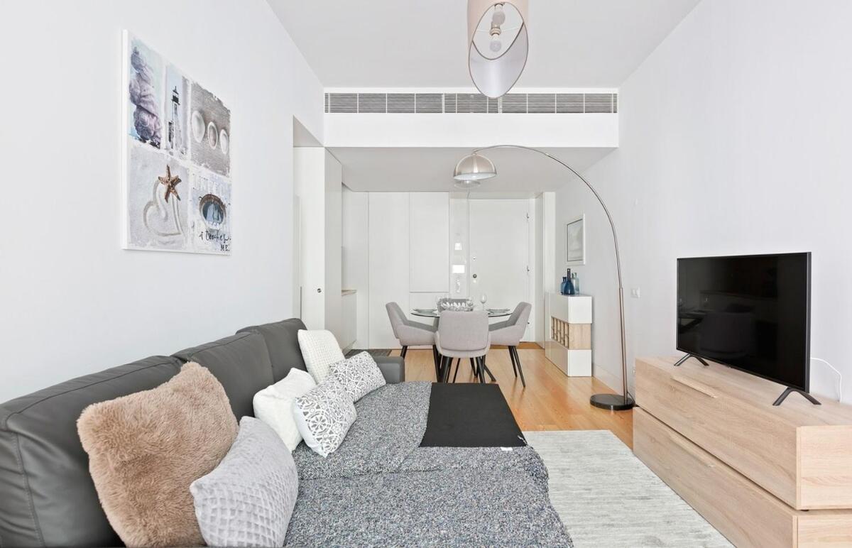 Spacious 1 Bedroom Apartment Near Baixa Lisbon Exterior photo