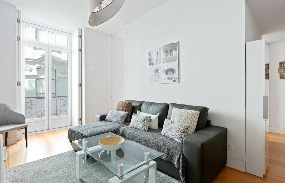 Spacious 1 Bedroom Apartment Near Baixa Lisbon Exterior photo