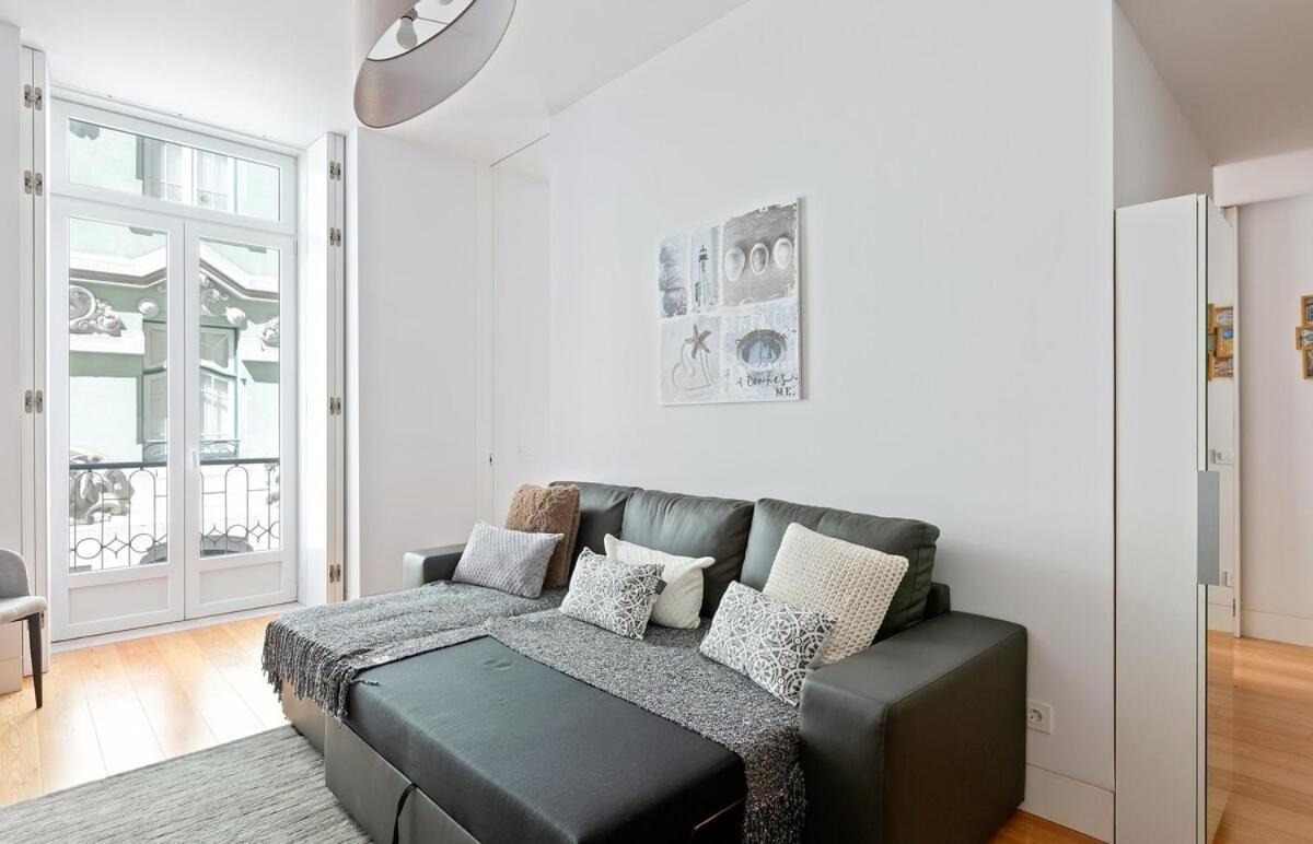 Spacious 1 Bedroom Apartment Near Baixa Lisbon Exterior photo