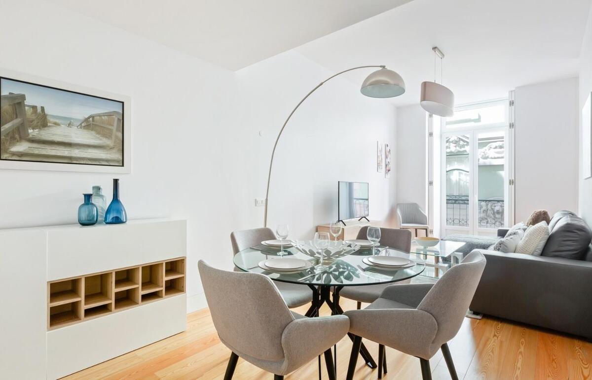 Spacious 1 Bedroom Apartment Near Baixa Lisbon Exterior photo