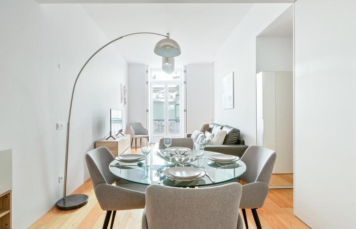 Spacious 1 Bedroom Apartment Near Baixa Lisbon Exterior photo