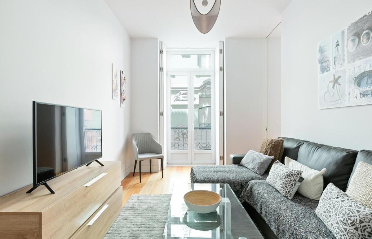 Spacious 1 Bedroom Apartment Near Baixa Lisbon Exterior photo