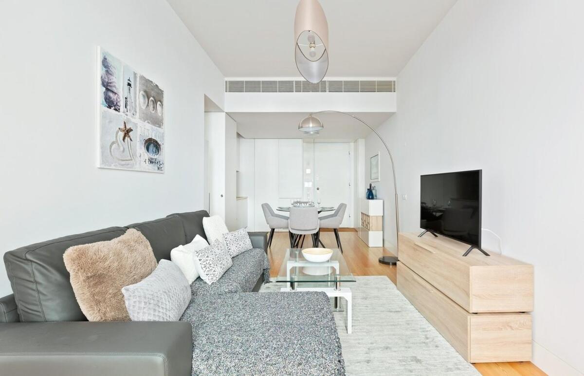 Spacious 1 Bedroom Apartment Near Baixa Lisbon Exterior photo