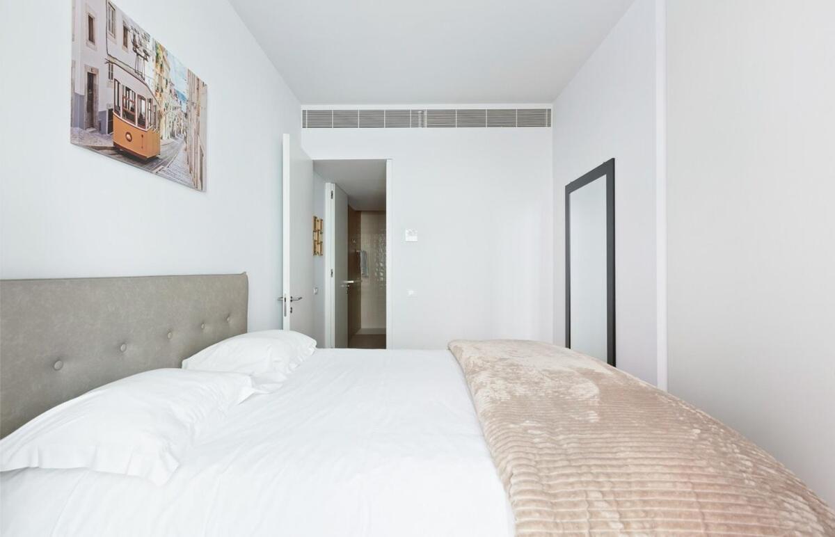 Spacious 1 Bedroom Apartment Near Baixa Lisbon Exterior photo
